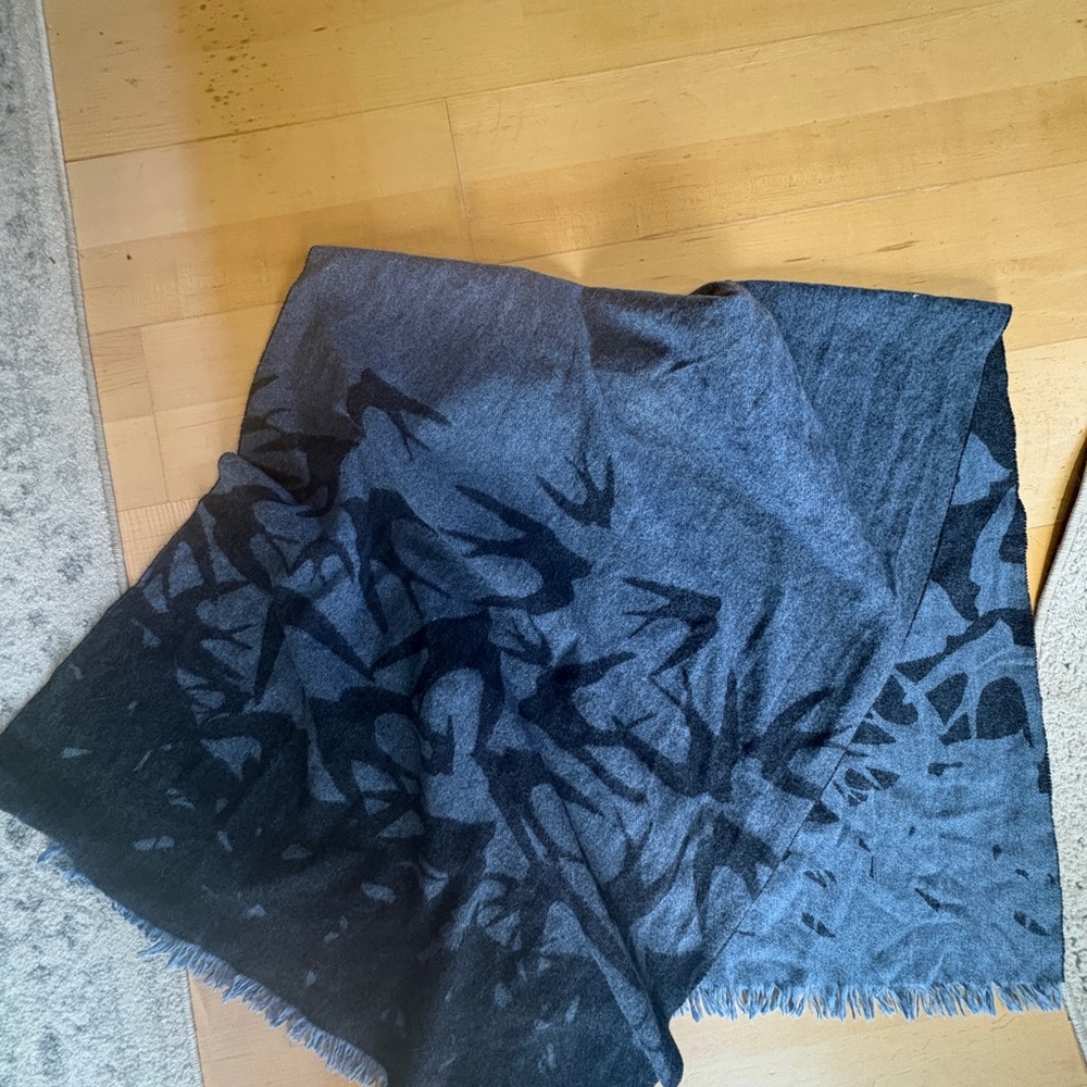 Large McQueen reversible swallow blanket scarf